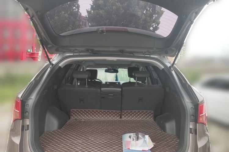 Used Hyundai Santa Fe 2013 2.4L Automatic Two-Wheel Drive Smart Version Trunk