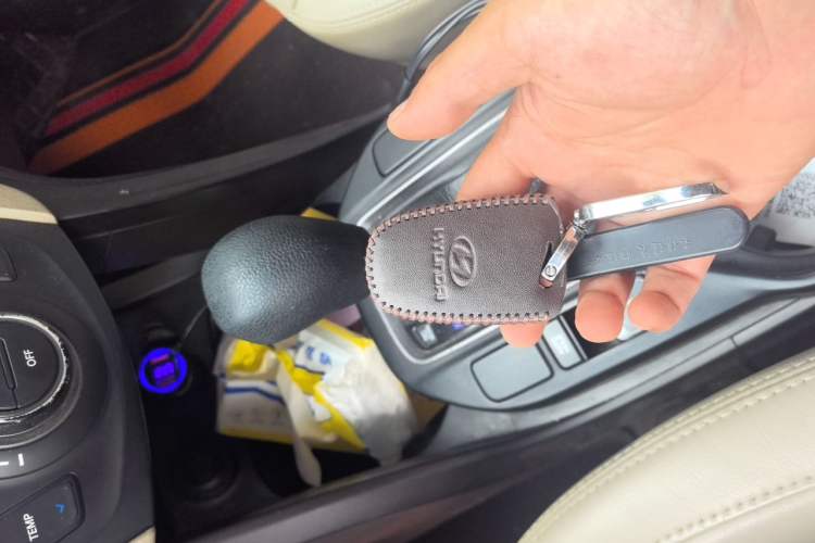 Used Hyundai Santa Fe 2013 2.4L Automatic 4x4 Smart Version Vehicle Key