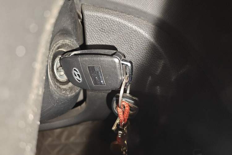 Used Hyundai Santa Fe 2013 2.4L Automatic 2WD Comfort Edition Vehicle Key