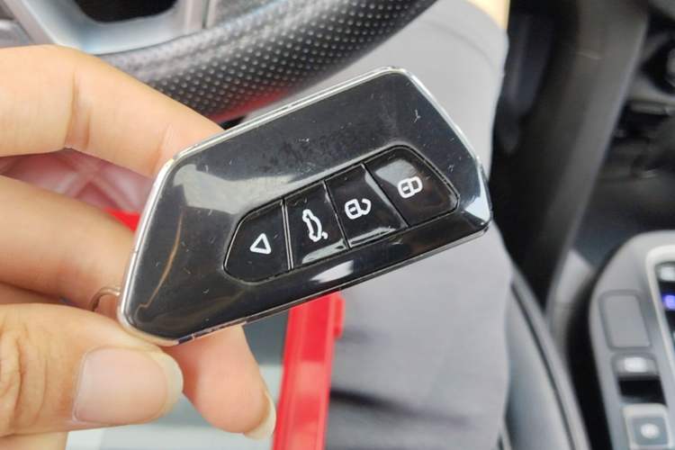 Used Hyundai Santa Fe 2013 2.4L Automatic 2WD Comfort Edition Vehicle Key
