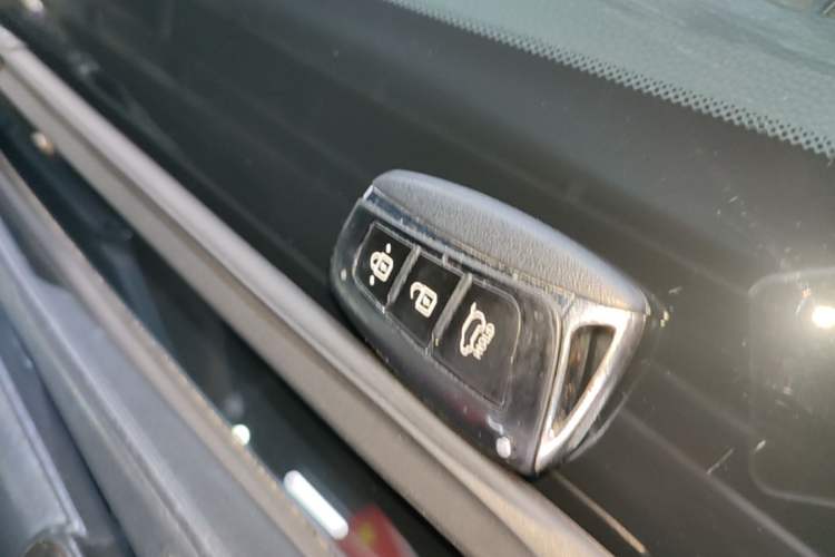 Used Hyundai Santa Fe 2013 Revised Version 2.4L Automatic All-Wheel Drive Smart Type Vehicle Key