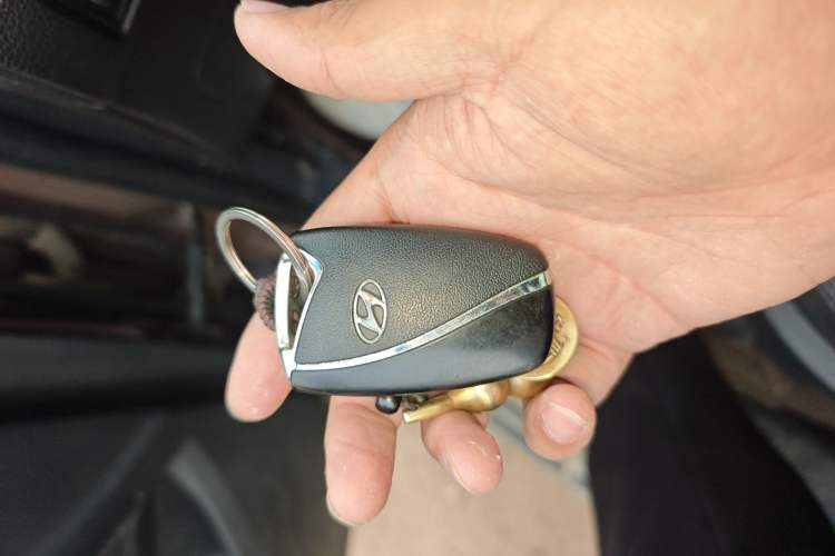 Used Hyundai Santa Fe 2013 2.4L Automatic Two-Wheel Drive Smart Version Vehicle Key
