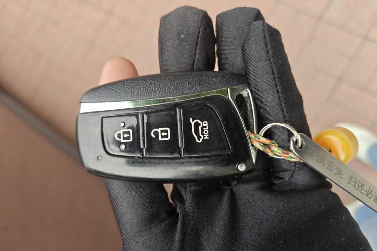 Used Hyundai Santa Fe 2013 Revised Version 2.4L Automatic All-Wheel Drive Smart Type Vehicle Key
