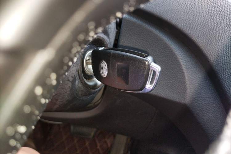 Used Hyundai Santa Fe 2013 2.4L Automatic 2WD Comfort Edition Vehicle Key