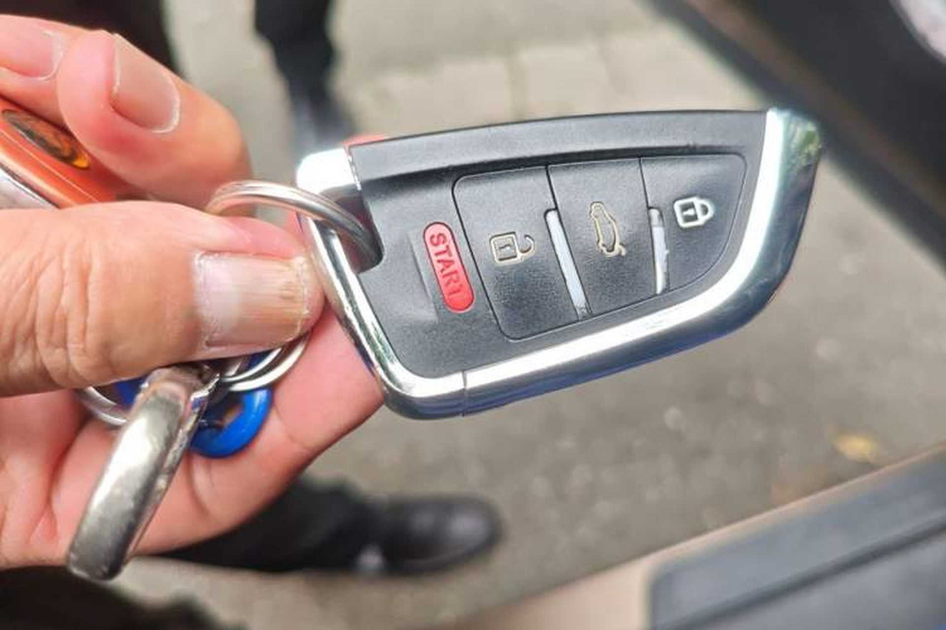 Used Hyundai Santa Fe 2013 Revised Version 2.4L Automatic All-Wheel Drive Smart Type Vehicle Key