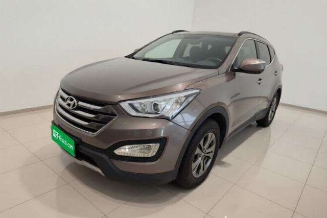 Hyundai Santa Fe 2013 2.4L Automatic Two-Wheel Drive Smart Version с пробегом