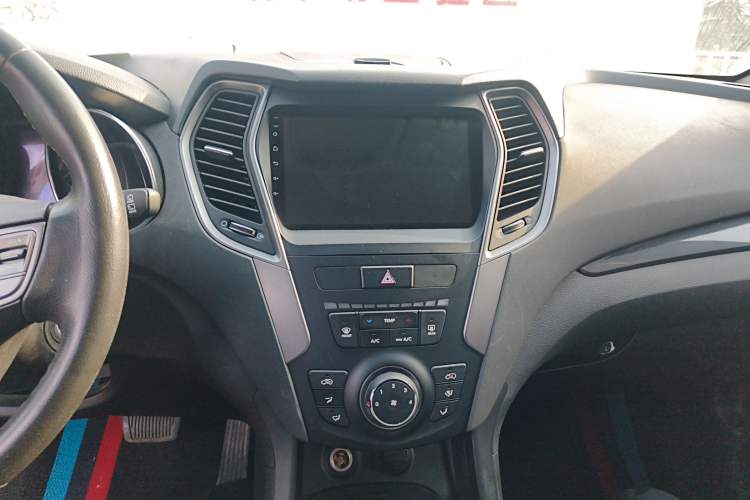 Used Hyundai Santa Fe 2013 2.4L Automatic 2WD Comfort Edition Audio And AC Panel