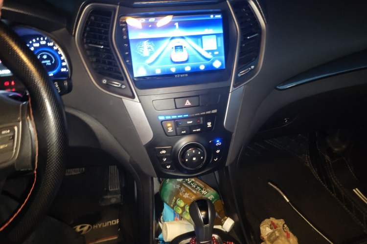 Used Hyundai Santa Fe 2013 2.4L Automatic 2WD Comfort Edition Audio And AC Panel