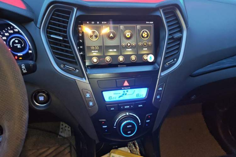 Used Hyundai Santa Fe 2013 2.4L Automatic 4x4 Prestige Edition Audio And AC Panel