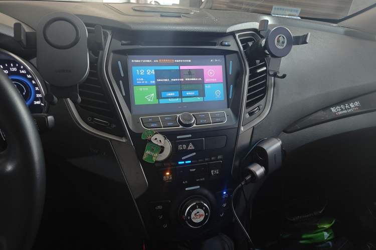 Used Hyundai Santa Fe 2013 2.4L Automatic 4x4 Comfort Edition Audio And AC Panel