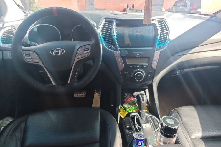 Used Hyundai Santa Fe 2013 Revised Version 2.4L Automatic All-Wheel Drive Smart Type Center Console