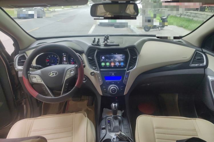 Used Hyundai Santa Fe 2013 2.4L Automatic Two-Wheel Drive Smart Version Center Console