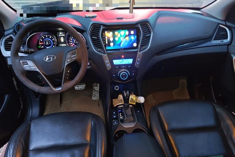 Used Hyundai Santa Fe 2013 2.4L Automatic 4x4 Prestige Edition Center Console