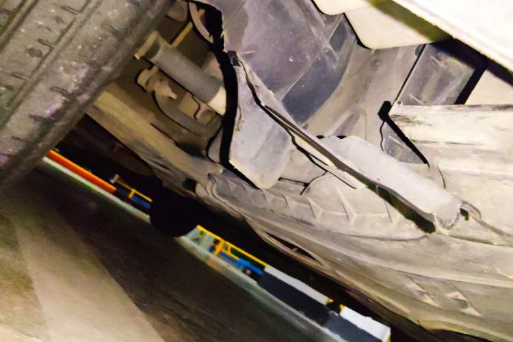 Used Hyundai Santa Fe 2013 2.4L Automatic 2WD Comfort Edition Chassis Front Right