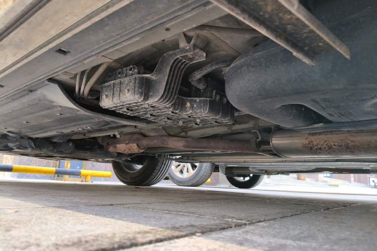 Used Hyundai Santa Fe 2013 2.4L Automatic Two-Wheel Drive Smart Version Chassis Rear Left