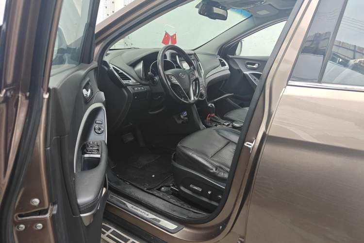 Used Hyundai Santa Fe 2013 2.0T Automatic Two-Wheel Drive Prestige Version Driver Seat
