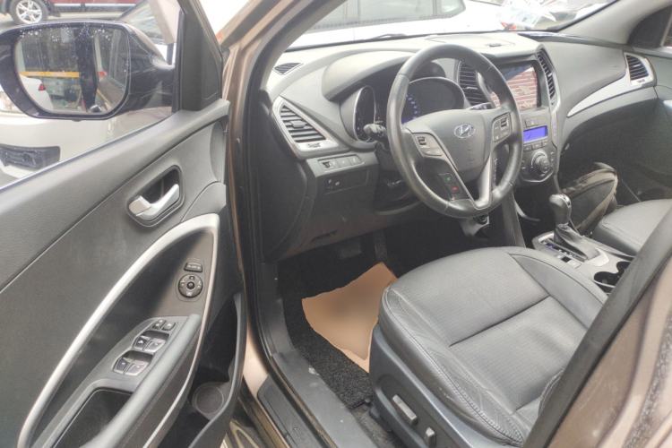 Used Hyundai Santa Fe 2013 2.4L Automatic Two-Wheel Drive Smart Version Driver Seat