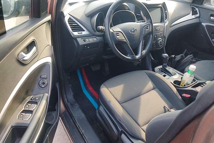Used Hyundai Santa Fe 2013 2.4L Automatic 2WD Comfort Edition Driver Seat