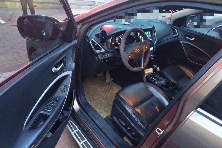 Used Hyundai Santa Fe 2013 2.4L Automatic 4x4 Prestige Edition Driver Seat