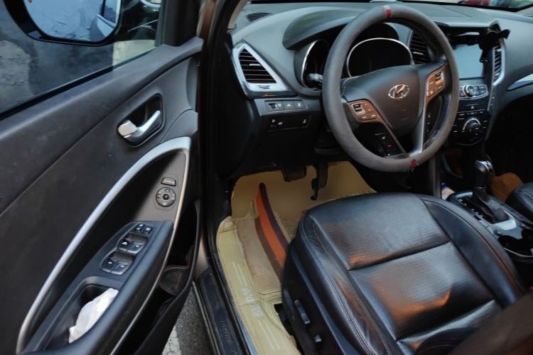Used Hyundai Santa Fe 2013 Revised Version 2.4L Automatic All-Wheel Drive Smart Type Driver Seat