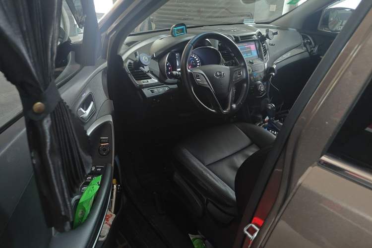 Used Hyundai Santa Fe 2013 2.4L Automatic 4x4 Comfort Edition Driver Seat