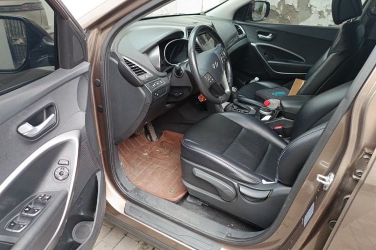 Used Hyundai Santa Fe 2013 2.4L Automatic 2WD Comfort Edition Driver Seat