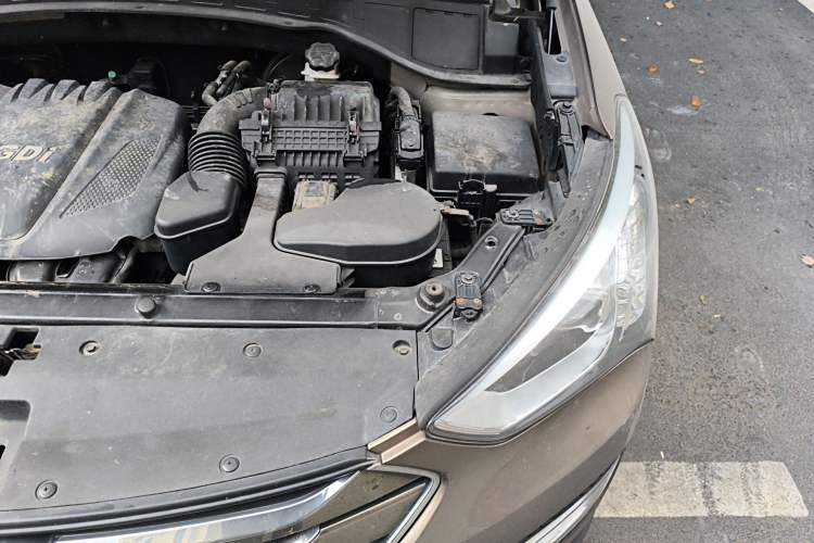 Used Hyundai Santa Fe 2013 2.4L Automatic Two-Wheel Drive Smart Version Engine Bay Left