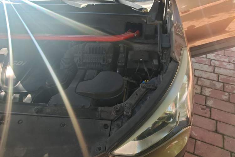 Used Hyundai Santa Fe 2013 Revised Version 2.4L Automatic All-Wheel Drive Smart Type Engine Bay Left