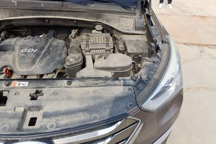 Used Hyundai Santa Fe 2013 2.4L Automatic Two-Wheel Drive Smart Version Engine Bay Left