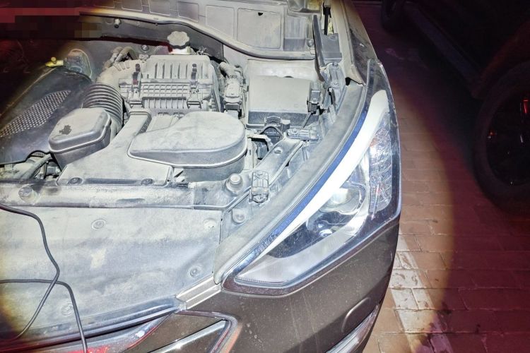 Used Hyundai Santa Fe 2013 2.4L Automatic 4x4 Prestige Edition Engine Bay Left