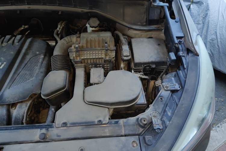 Used Hyundai Santa Fe 2013 Revised Version 2.4L Automatic All-Wheel Drive Smart Type Engine Bay Left