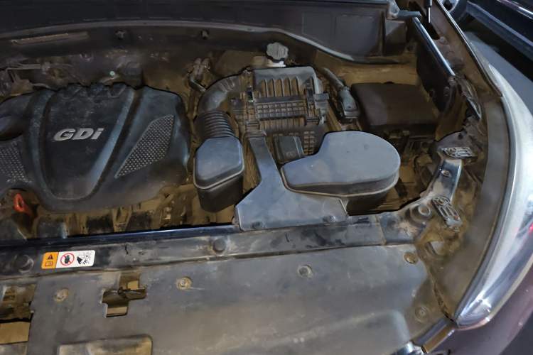 Used Hyundai Santa Fe 2013 2.4L Automatic 4x4 Smart Version Engine Bay Left
