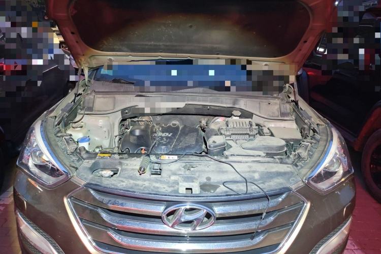 Used Hyundai Santa Fe 2013 2.4L Automatic 4x4 Prestige Edition Engine Bay