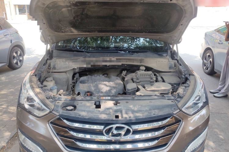Used Hyundai Santa Fe 2013 2.4L Automatic Two-Wheel Drive Smart Version Engine Bay