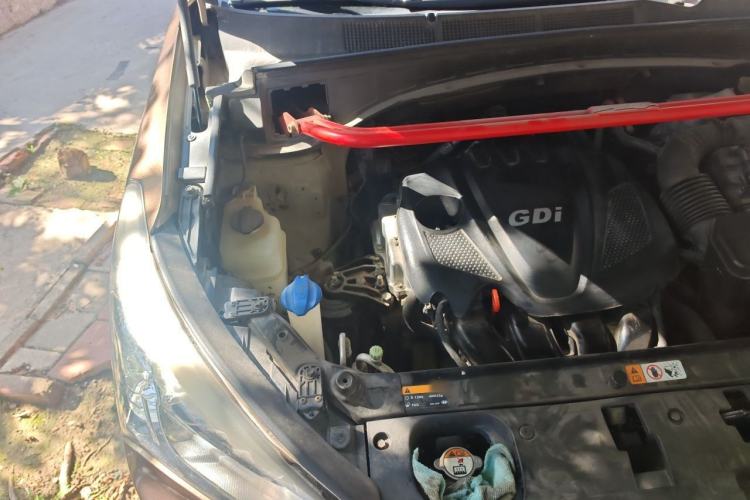 Used Hyundai Santa Fe 2013 Revised Version 2.4L Automatic All-Wheel Drive Smart Type Engine Bay Right