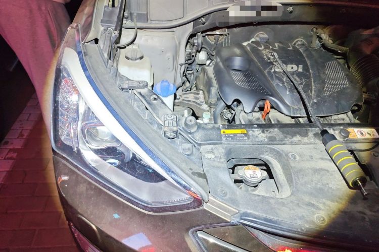 Used Hyundai Santa Fe 2013 2.4L Automatic 4x4 Prestige Edition Engine Bay Right