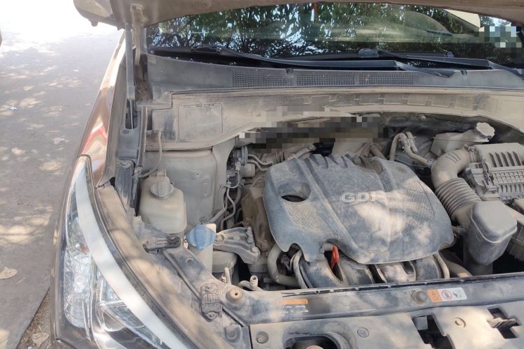 Used Hyundai Santa Fe 2013 2.4L Automatic Two-Wheel Drive Smart Version Engine Bay Right