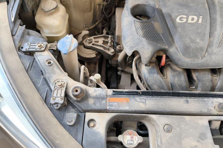 Used Hyundai Santa Fe 2013 2.4L Automatic Two-Wheel Drive Smart Version Engine Bay Right