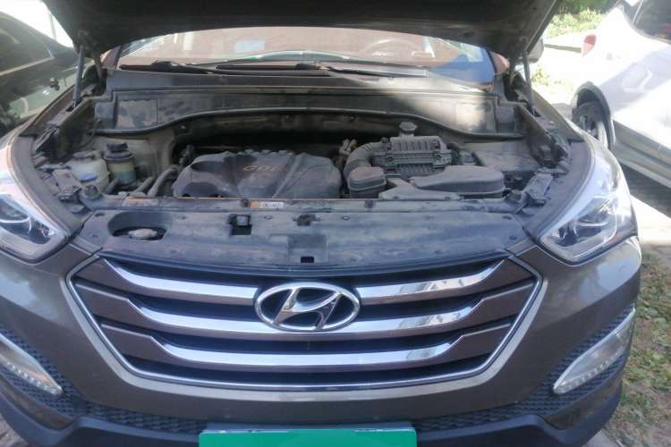 Used Hyundai Santa Fe 2013 2.4L Automatic 2WD Comfort Edition Engine Bay