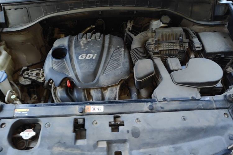 Used Hyundai Santa Fe 2013 Revised Version 2.4L Automatic All-Wheel Drive Smart Type Engine Bay