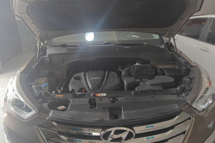 Used Hyundai Santa Fe 2013 2.4L Automatic 4x4 Comfort Edition Engine Bay
