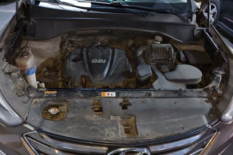 Used Hyundai Santa Fe 2013 2.4L Automatic 4x4 Smart Version Engine Bay