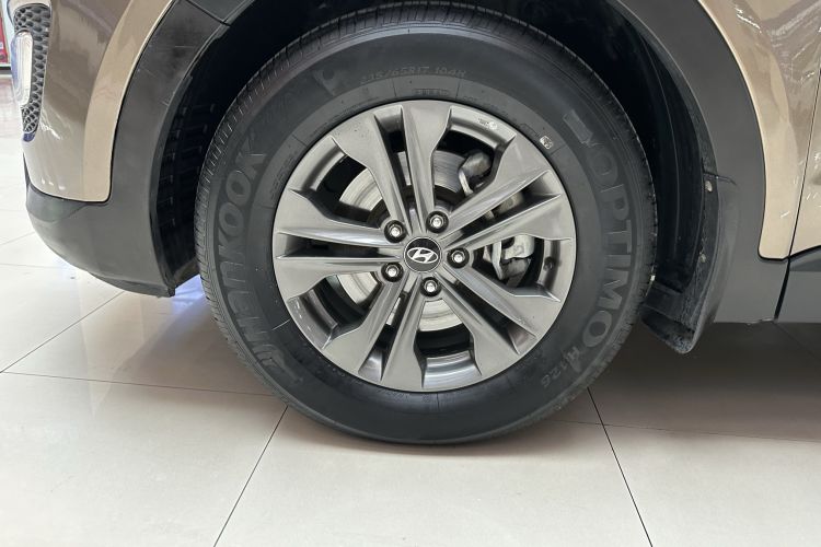 Used Hyundai Santa Fe 2013 2.4L Automatic Two-Wheel Drive Smart Version Exterior 7