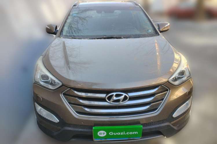 Used Hyundai Santa Fe 2013 2.0T Automatic All-Wheel Drive Top Trim Front