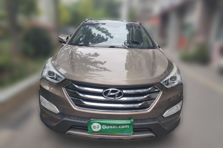 Used Hyundai Santa Fe 2013 2.4L Automatic 4x4 Smart Version Front