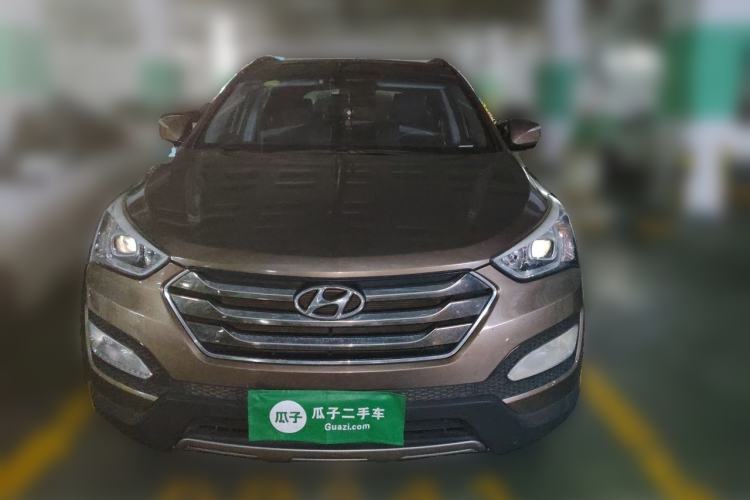 Used Hyundai Santa Fe 2013 2.4L Automatic Two-Wheel Drive Smart Version Front