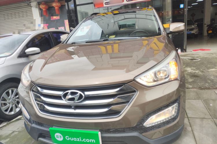 Used Hyundai Santa Fe 2013 2.4L Automatic Two-Wheel Drive Smart Version Front