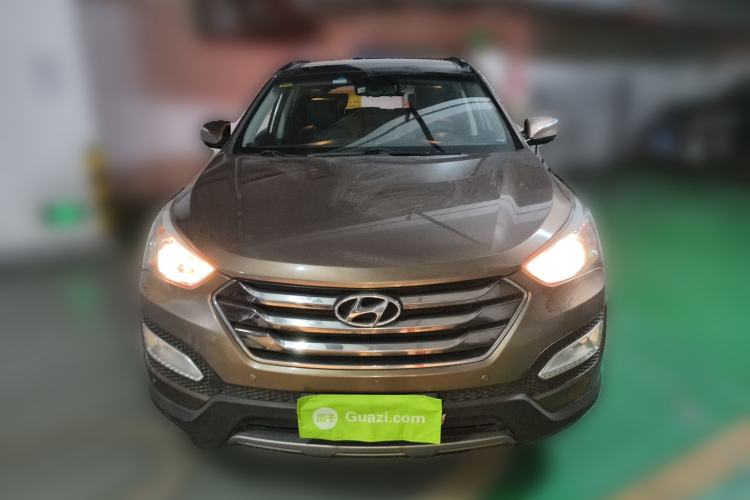 Used Hyundai Santa Fe 2013 2.4L Automatic 4x4 Smart Version Front