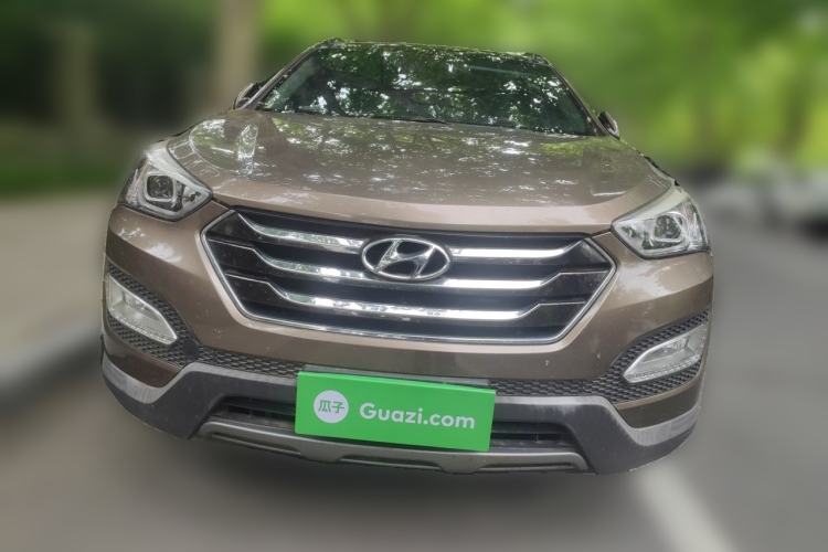 Used Hyundai Santa Fe 2013 2.4L Automatic Two-Wheel Drive Smart Version Front