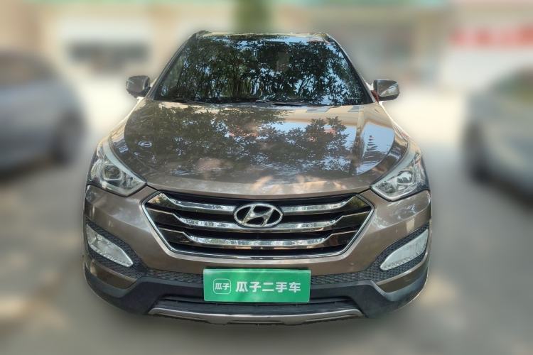Used Hyundai Santa Fe 2013 2.4L Automatic Two-Wheel Drive Smart Version Front